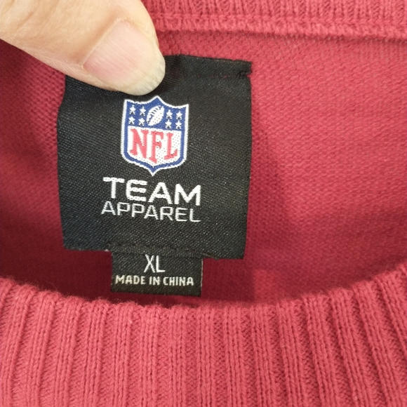 NFL Licensed Men's Tampa Bay Buccaneers Red/Light Up Ugly Sweater Sz XL - Picture 5 of 15